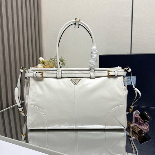 Prada Bonnie